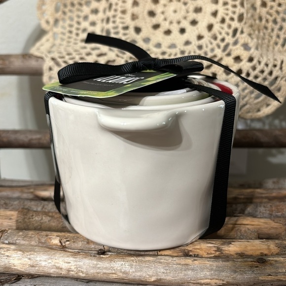 NWT Rae Dunn EVIL QUEENS DISNEY VILLAINS MEASURING CUPS - Picture 2 of 8